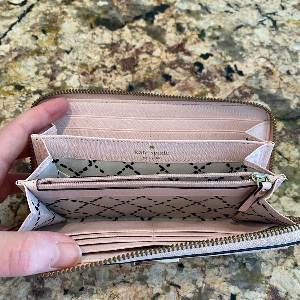 Kate Spade New York wallet in light pink - Picture 13 of 13